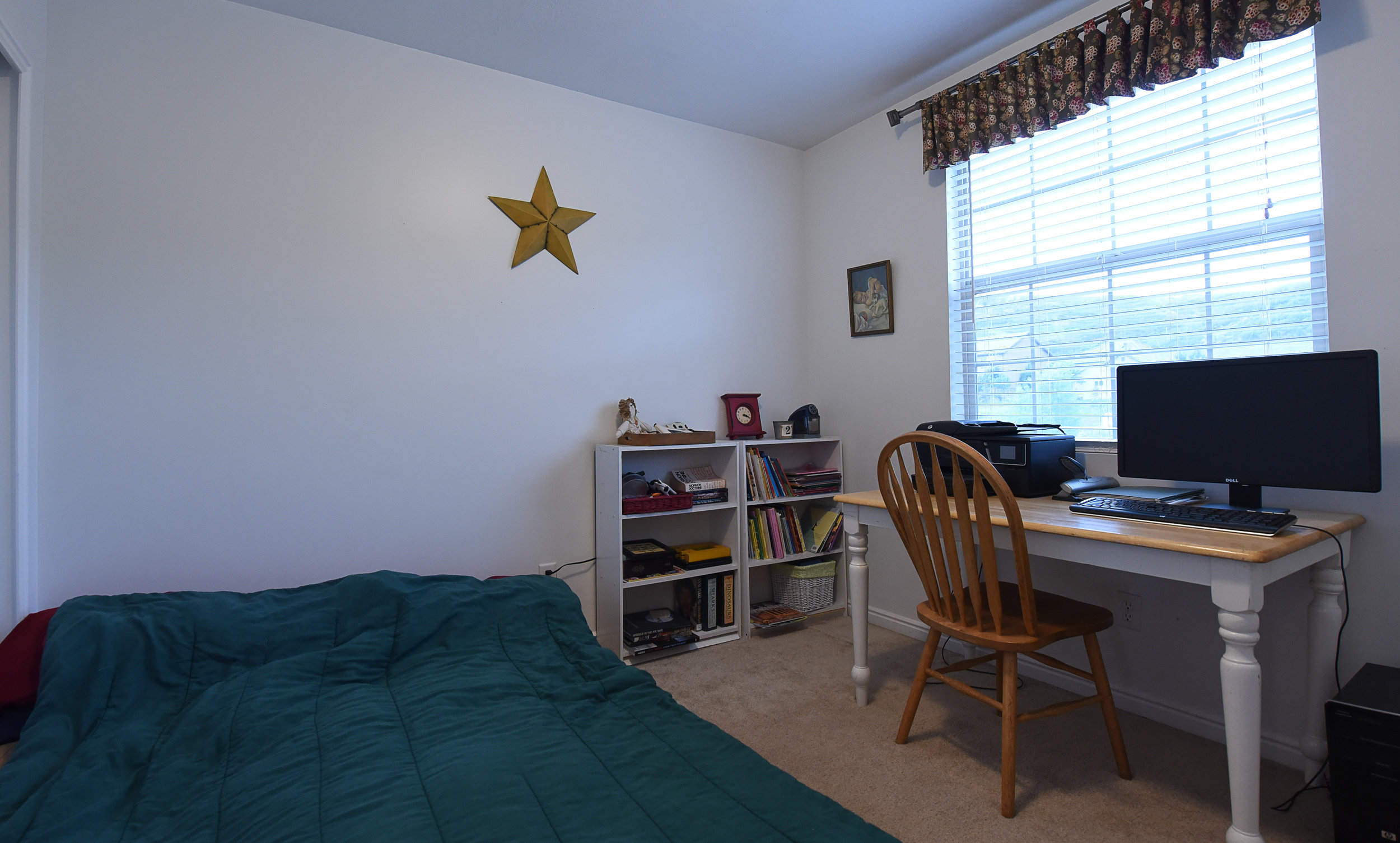bedroom2.jpg