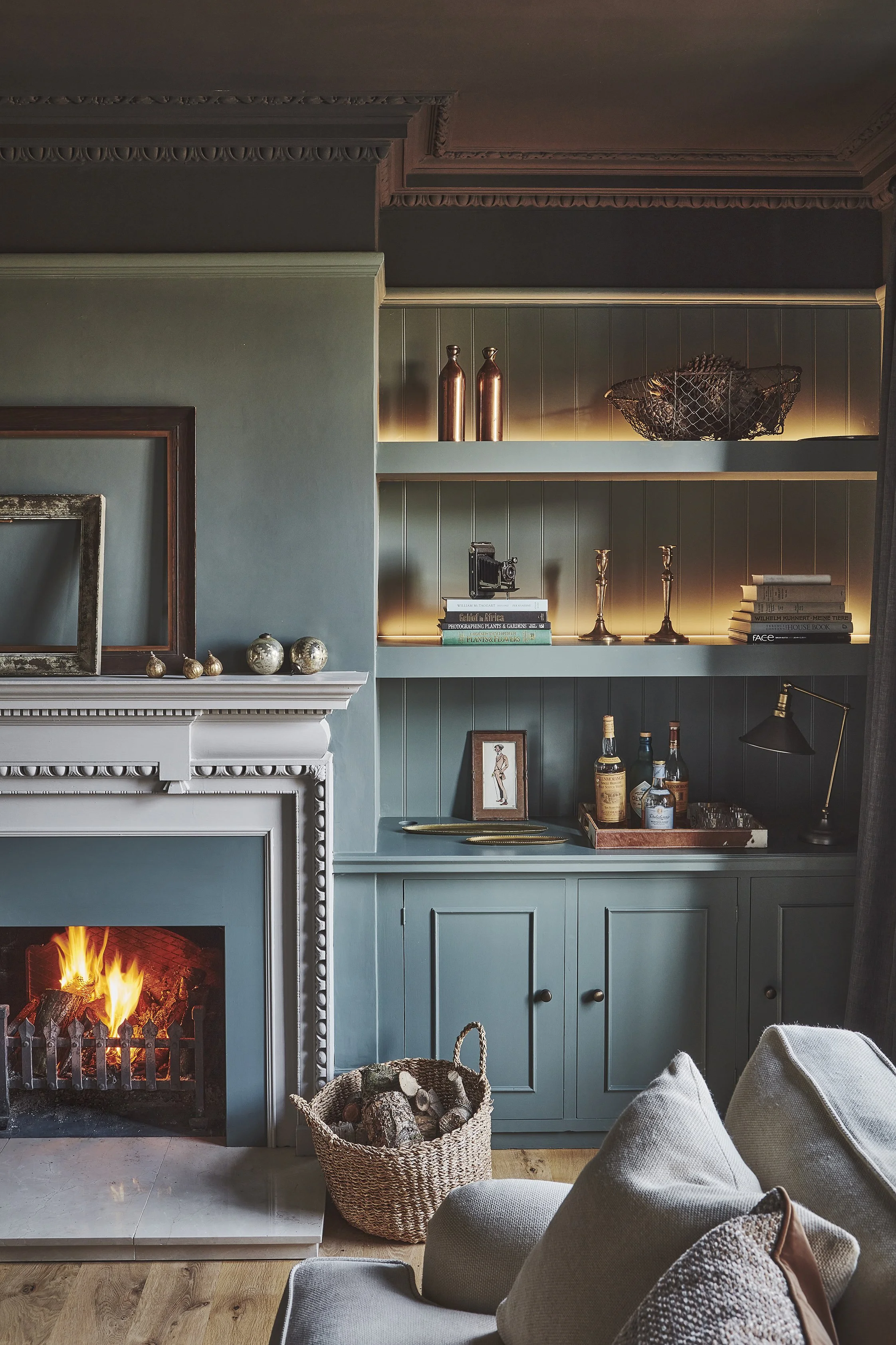 6ixteen Country House library  3.jpg