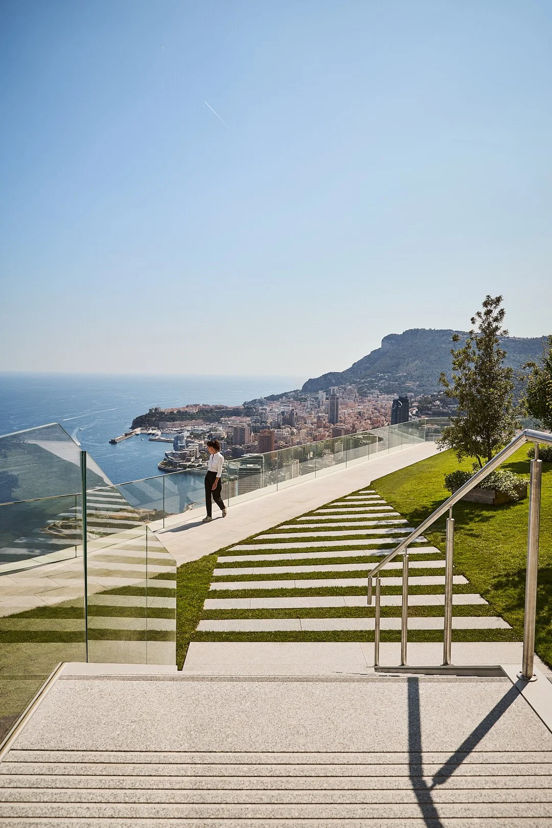 Bar Lawn Terrace  3010_low.jpg