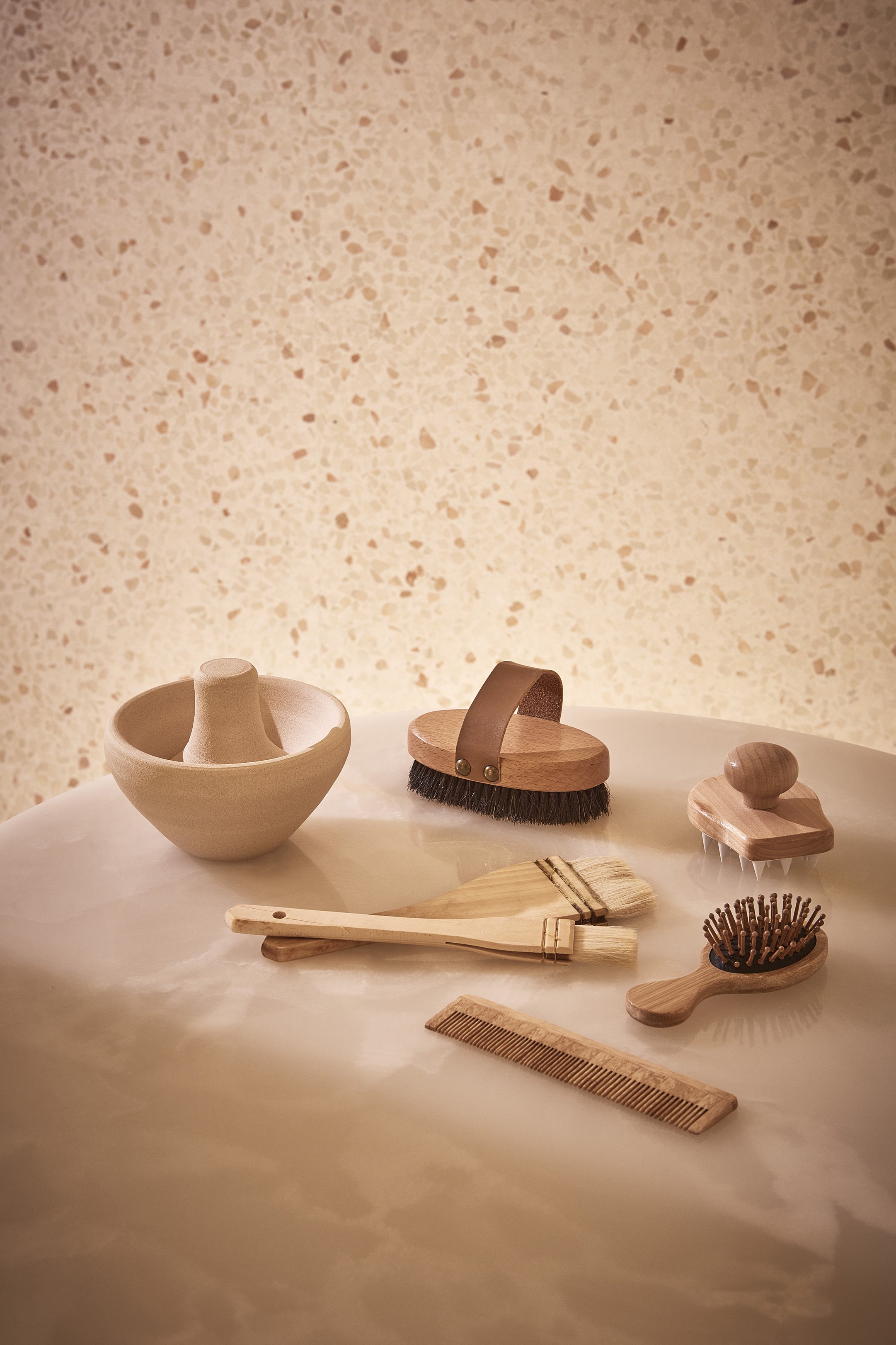 Onyx 117  low sat warm 66%.jpg