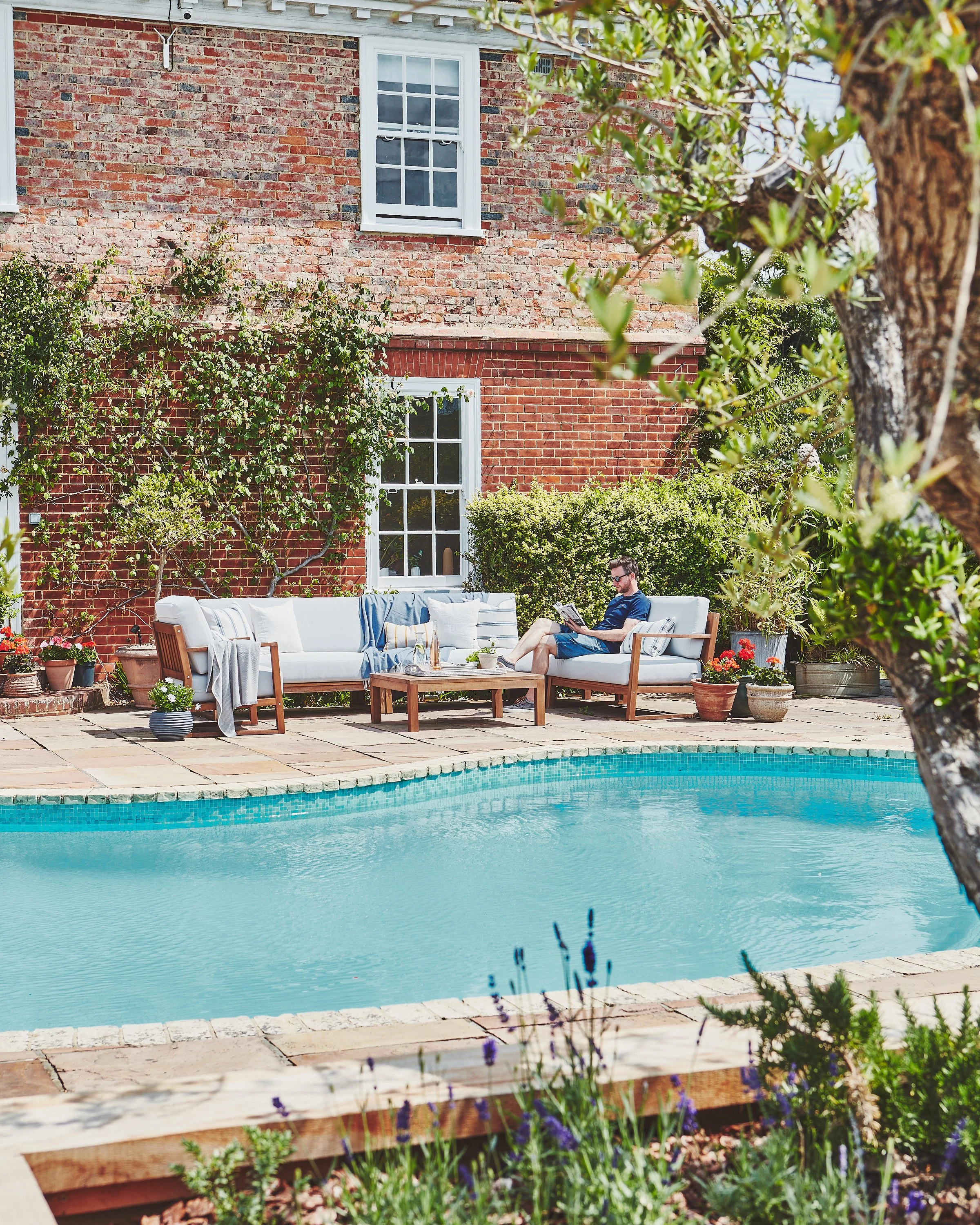 6ixteen Country House Poolside 4.jpg