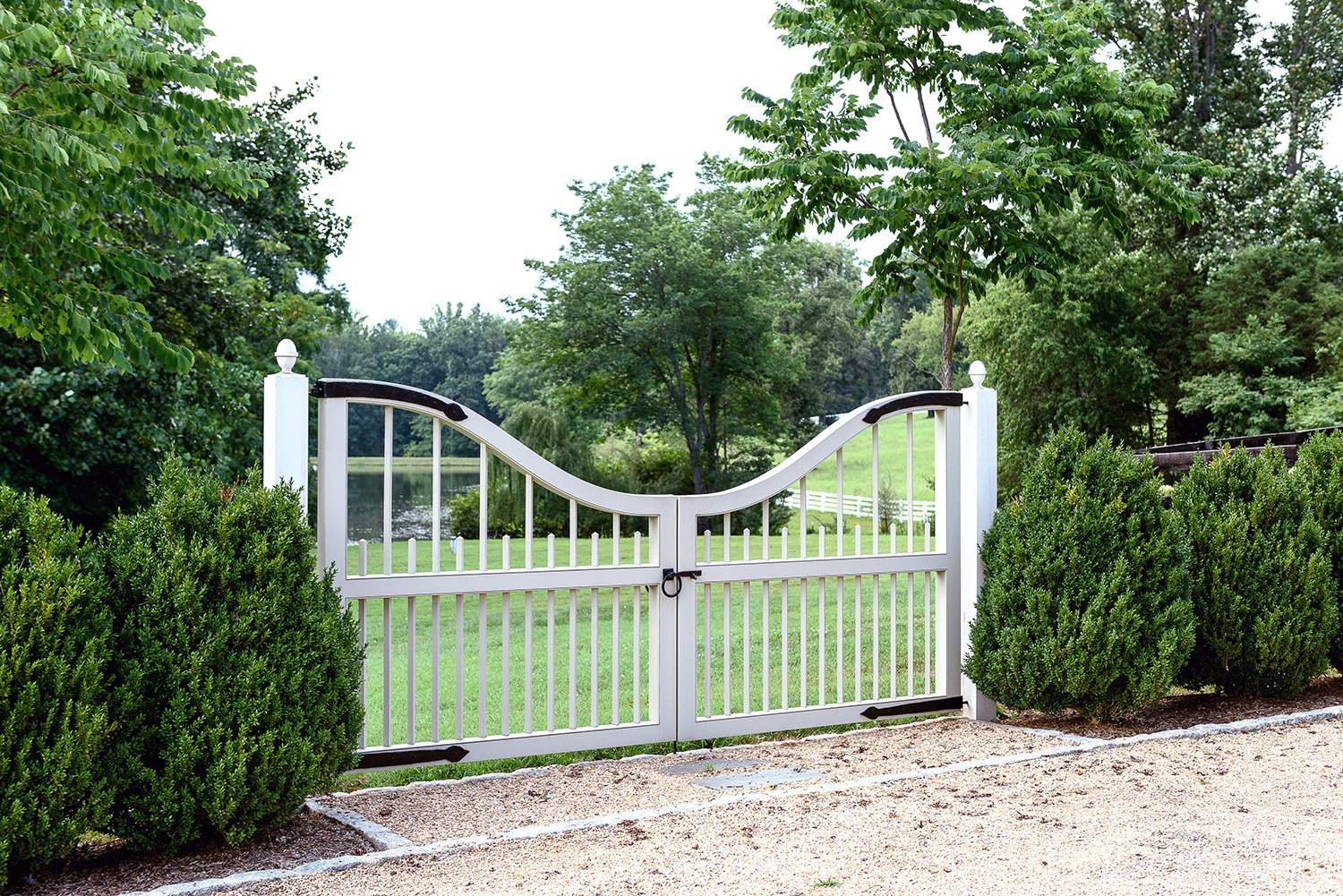 Shady_entry_gate_groundedllc_annaboeschesntein_traditional_landscape_architecture.jpg