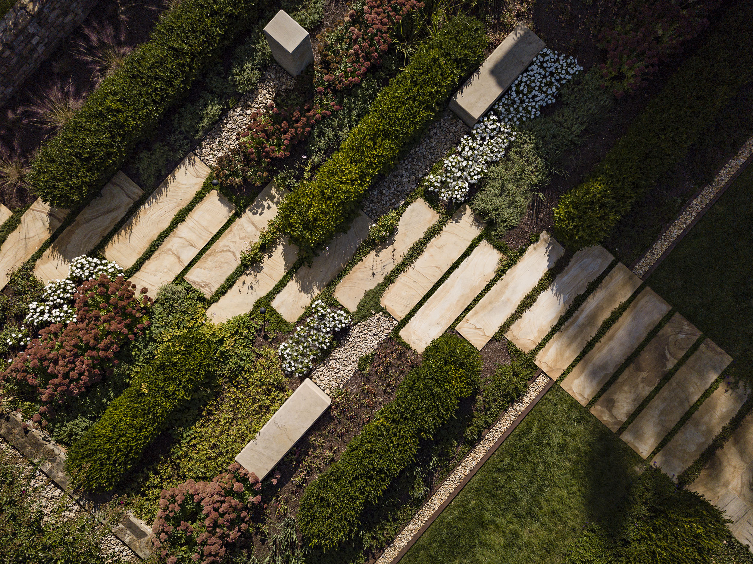 Grounded-sandstone-modern-landcape-architecture_charlottesville-planting.jpg