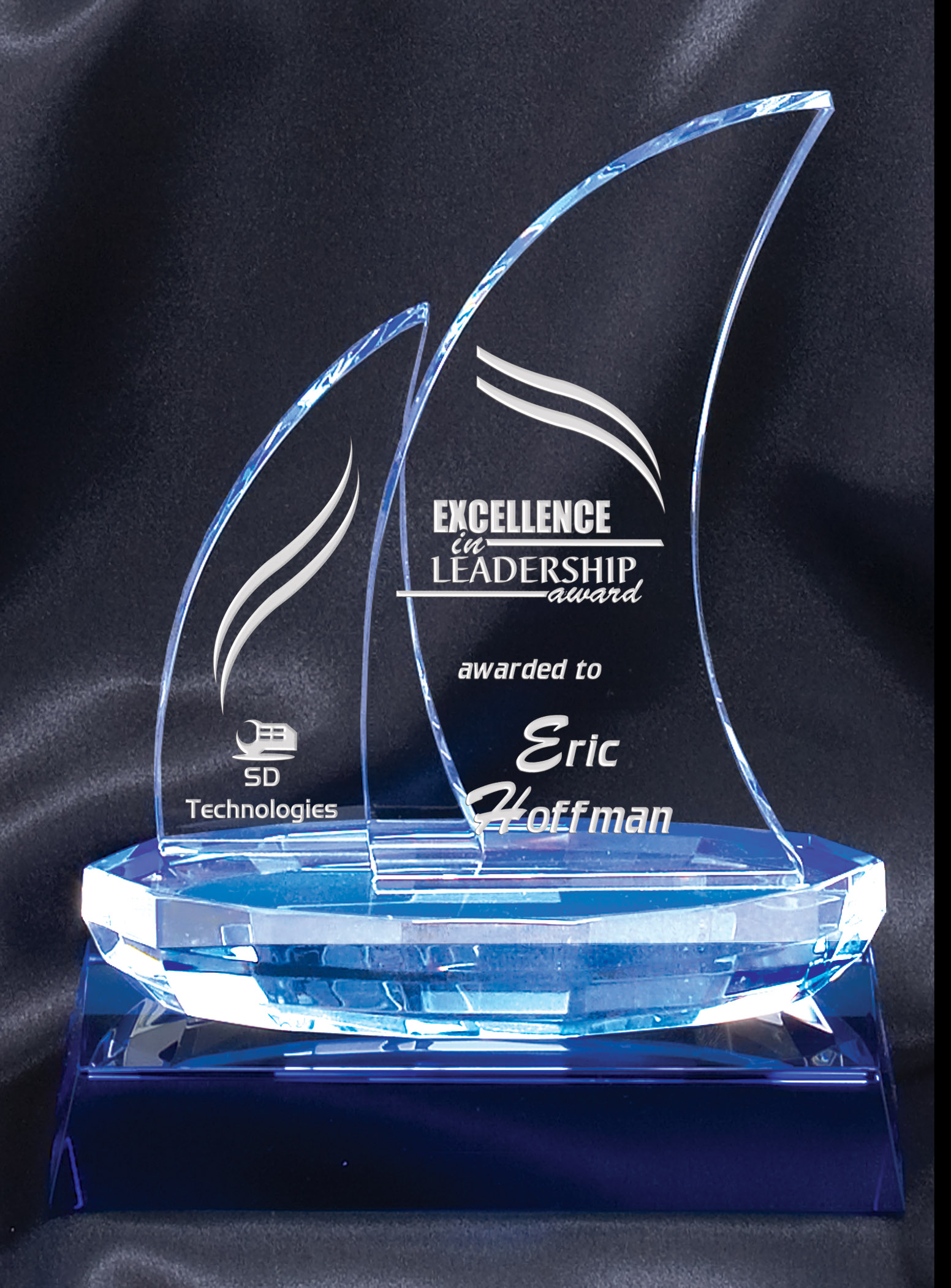The Sailor Crystal Award 7.5"  (Includes Engraving)