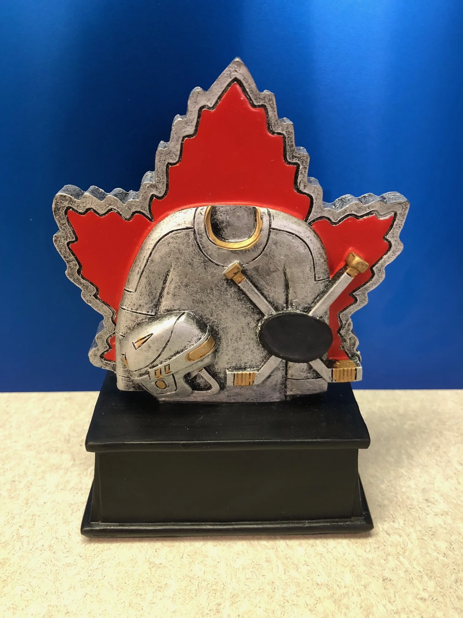 Canada Hockey Resin (Includes Engraving)