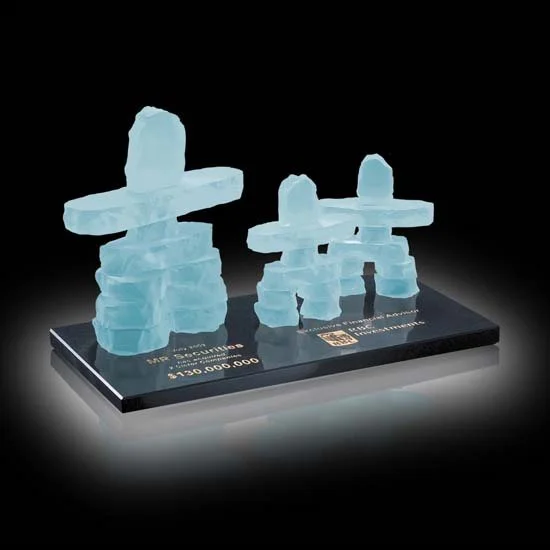Family of 3 on Marble Inukshuks 6" (Includes Engraving)