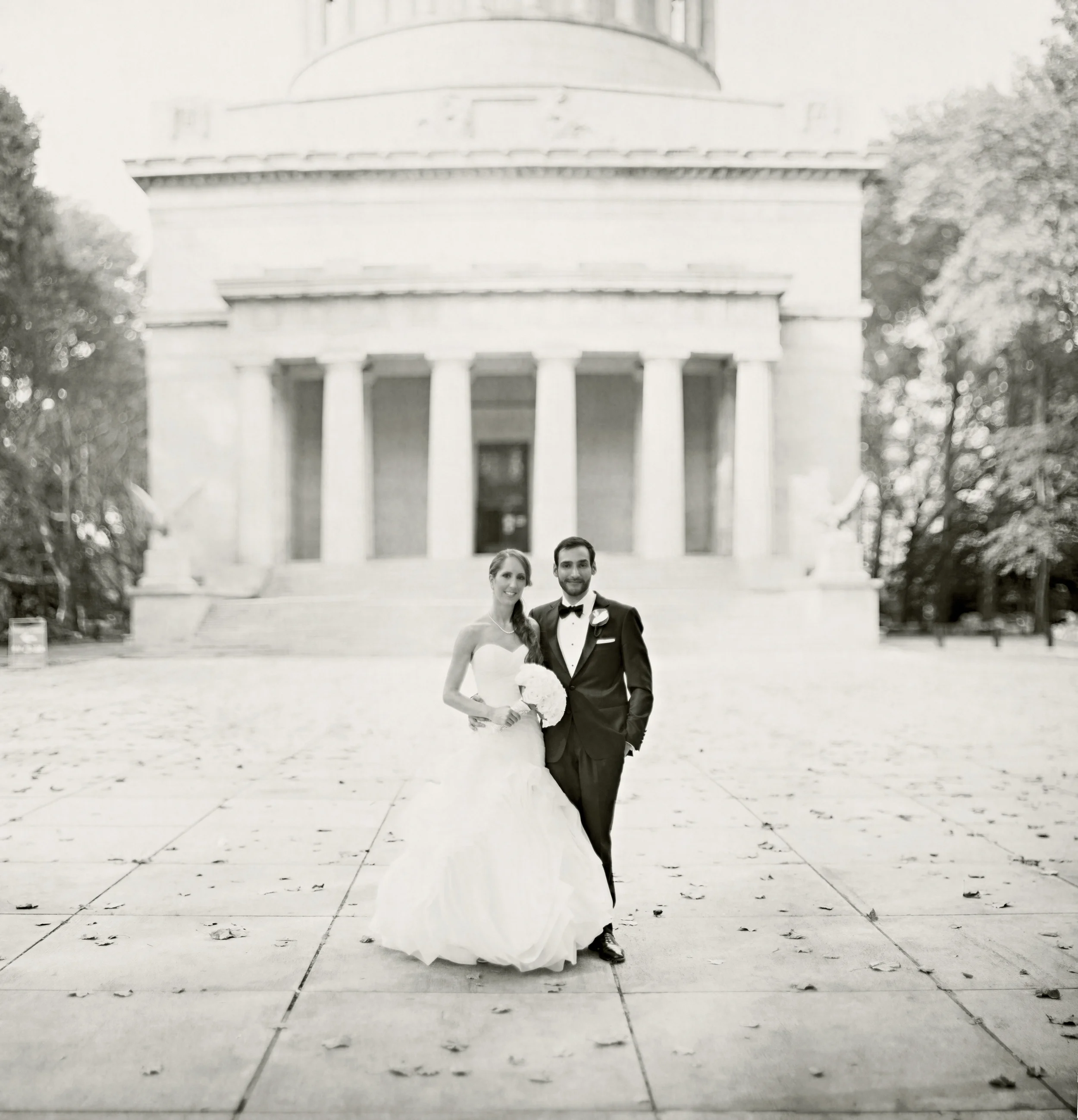 GrantTombCoupleN_1.jpg