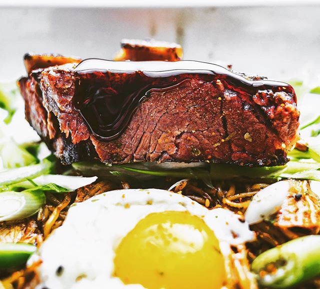 Sous Vide short ribs, egg over ramen noodles with shiitake &amp; green onions &amp; Eel Sauce.  Meat 164/24 hrs. Egg 159.5/20min #davidzimand #davidzimandphotography #zeiss #ramen #shortribs #sousvideegg #sousvide #foodporn #japanesecomfortfood #comf