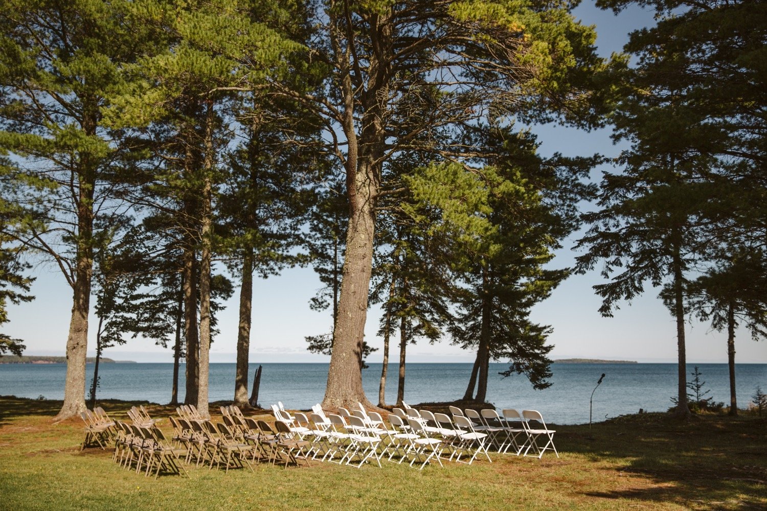  Outdoor wedding ceremony next to Lake Superior 