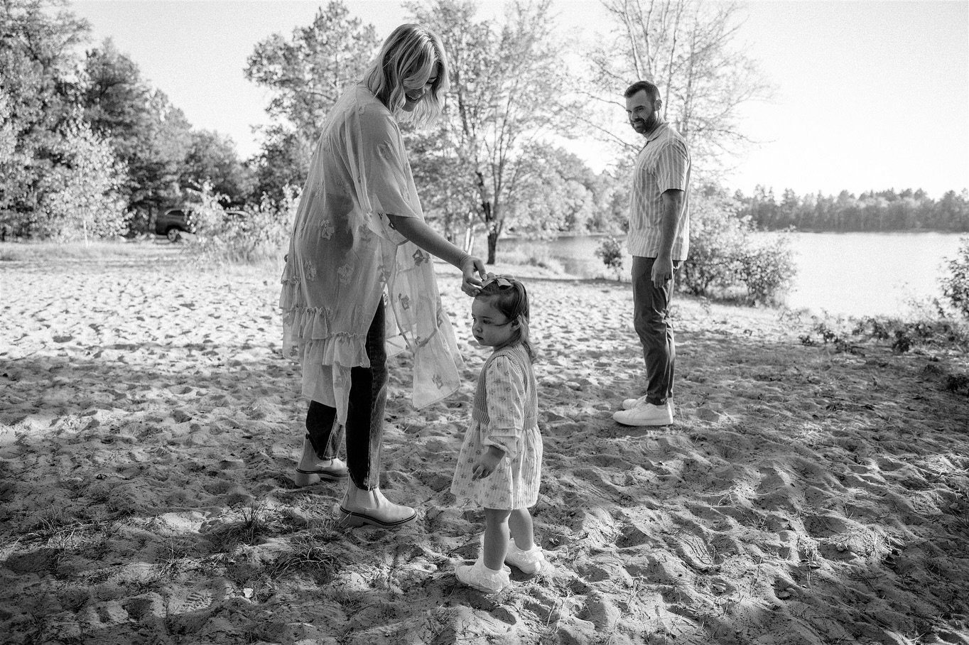 Autumn family portraits with the Siler&rsquo;s! Last photo is giving Baby Gap vibes ✨
