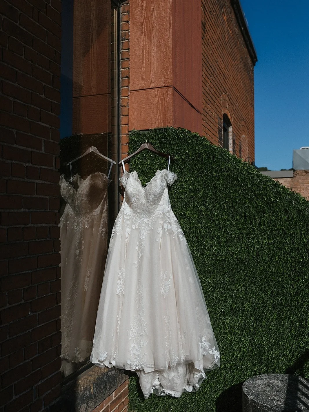 We love dress details 🩵🩵
Location : @thevaulthoughton