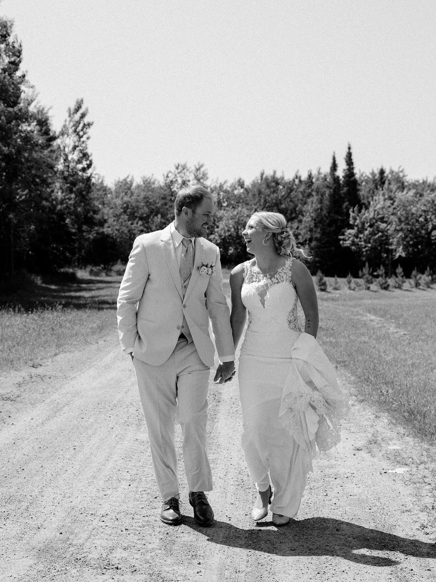 Currently booking 2026 + 2027 weddings 🤍

If you&rsquo;re dreaming up a day that feels like you, celebrating the quiet and chaotic moments, and having someone document it the way it all actually felt. I would love to be there to tell your story!

Re