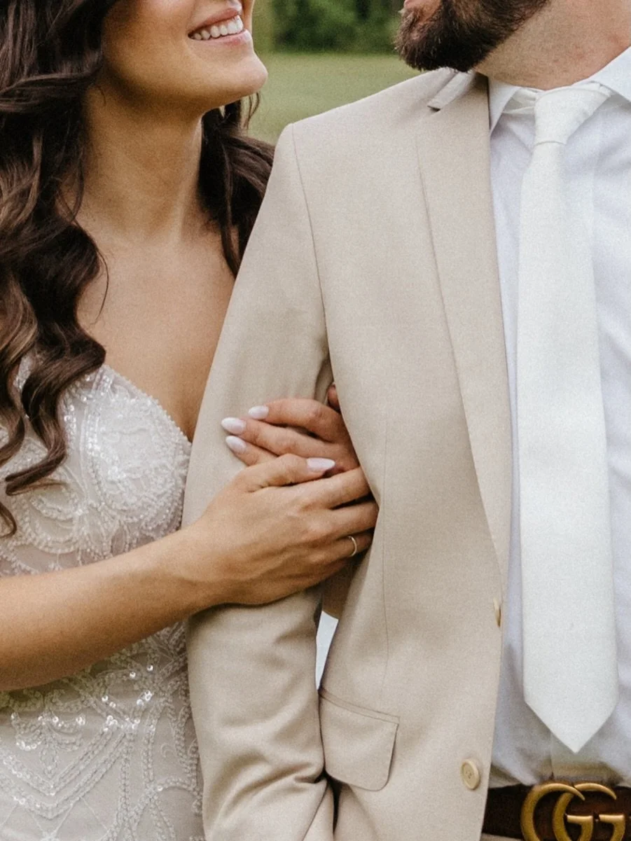 Another one from the archives ✨
Casey and KJ got married at @suttonbarn in lower Michigan and it was the most beautiful day ☀️