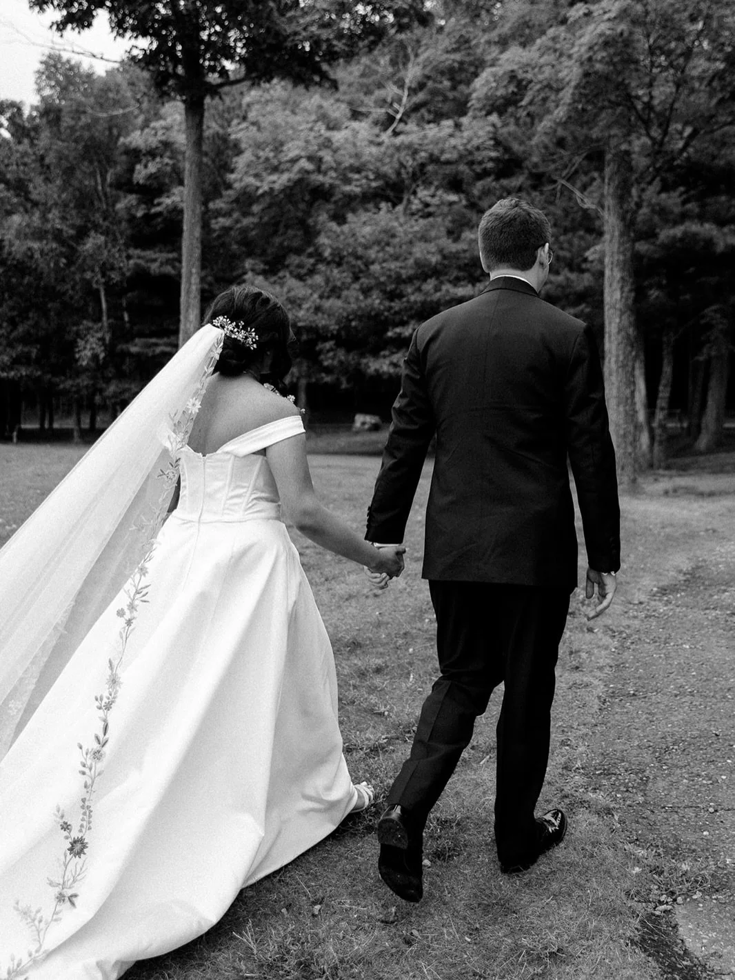 Bridal portraits from a wedding in Marquette, Michigan last summer 🤍