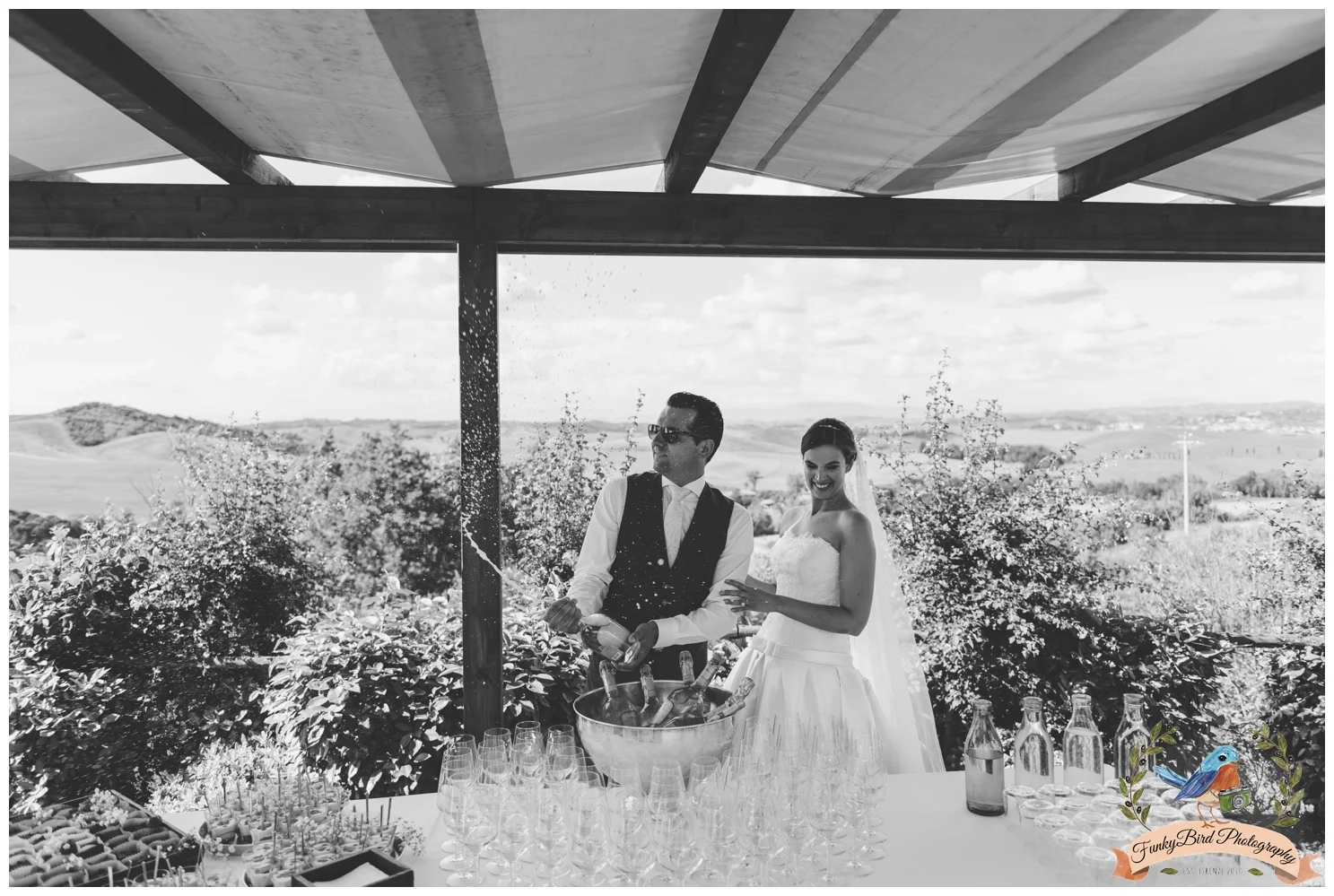 wedding photographer in tuscany, wedding in tuscany, wedding in Italy, destination wedding italy, wedding photographer in Italy, bride, funkybird wedding design, bröllop i italien, wedding venue tuscany, wedding venue italy, Milos Dokmanovic, funkybird photography, wedding planner in italy, wedding planner in tuscany, wedding photographer tuscany