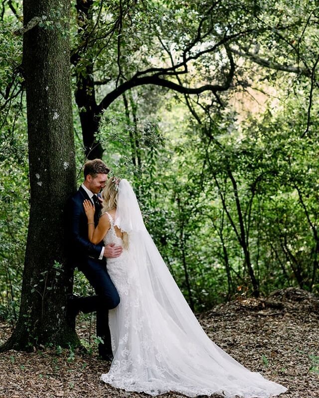 Special moments in Tuscany.
.
.
With @funkybirdfirenze @trouwenintoscane .
.
.
.
.
.
.
.
.
.
.
#trouwenintoscane #weddinginitaly #weddingintuscany #tuscanywedding  #chiantiwedding #funkybirdphotography #bruiloftintoscane #bruidsfotograaf #trouwfotogr