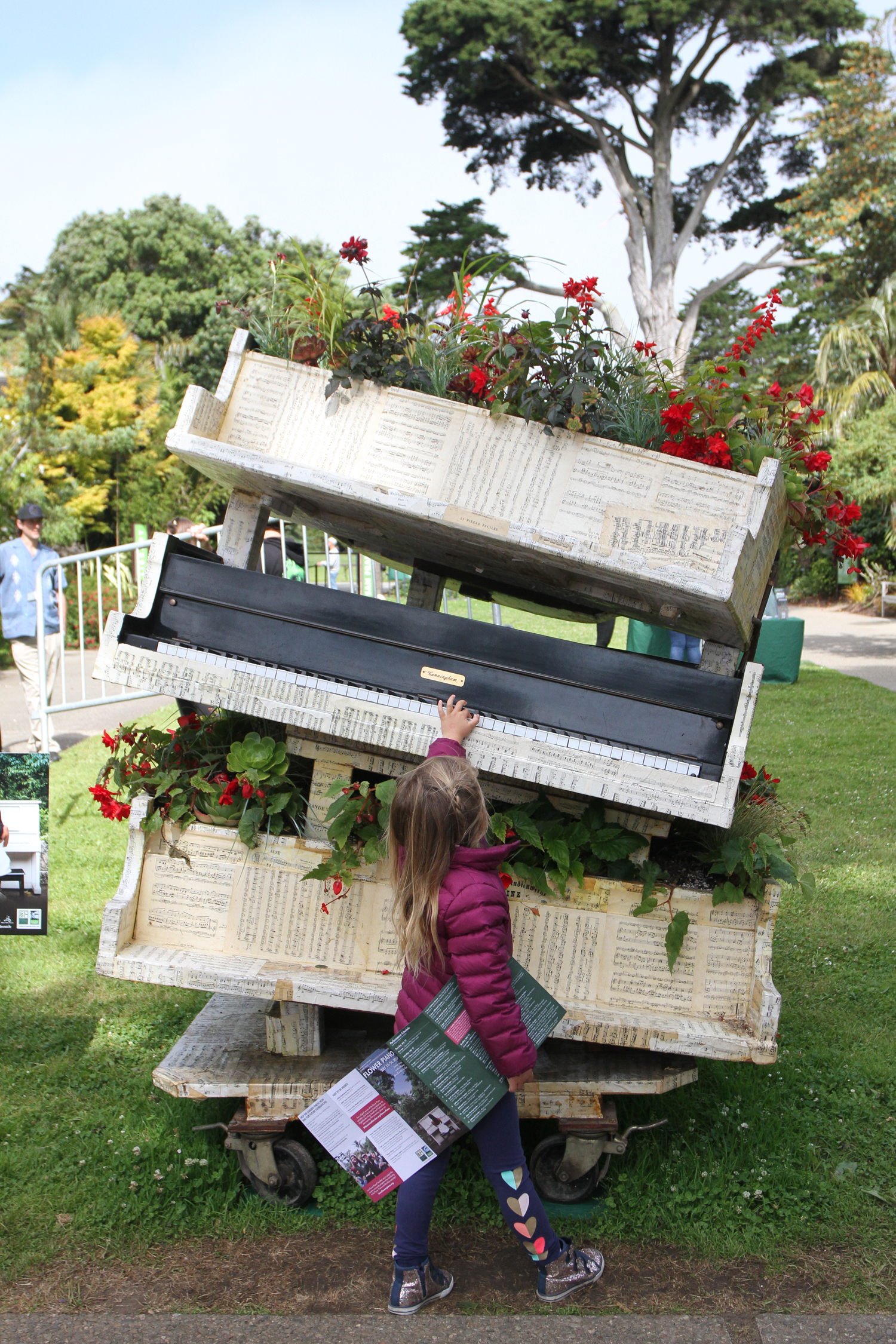 FLOWERPIANO.jpg