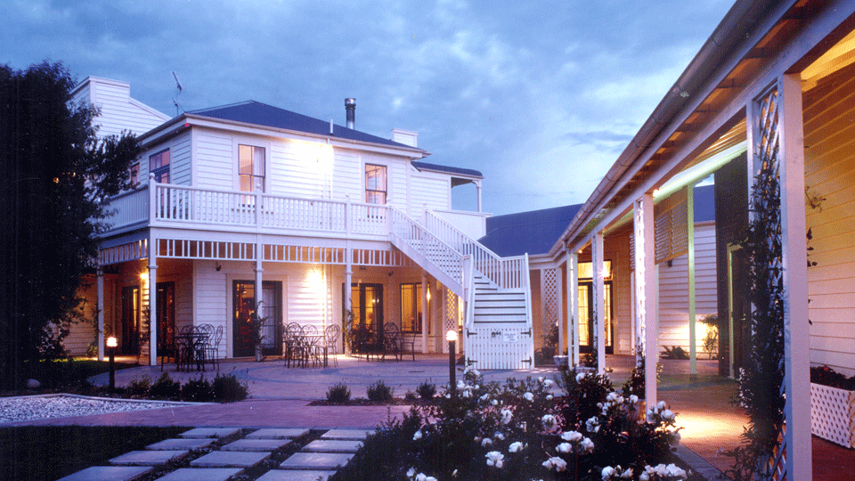 MARTINBOROUGH HOTEL