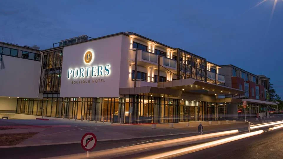 porters-hotel-1.jpg