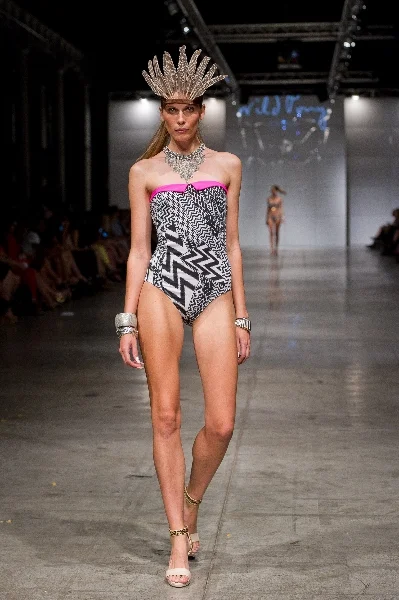 swimwear-wildpony-strapless-op.jpg
