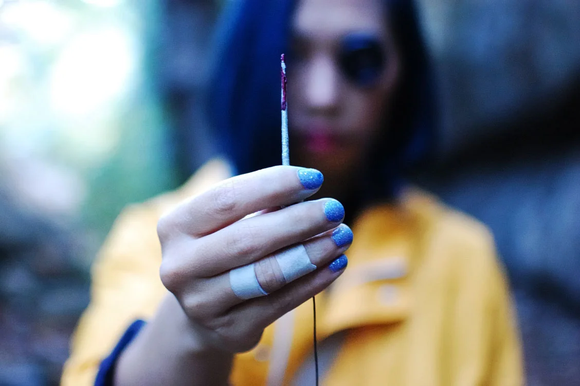 coraline-needle-button-eyes-costume-cosplay.jpg