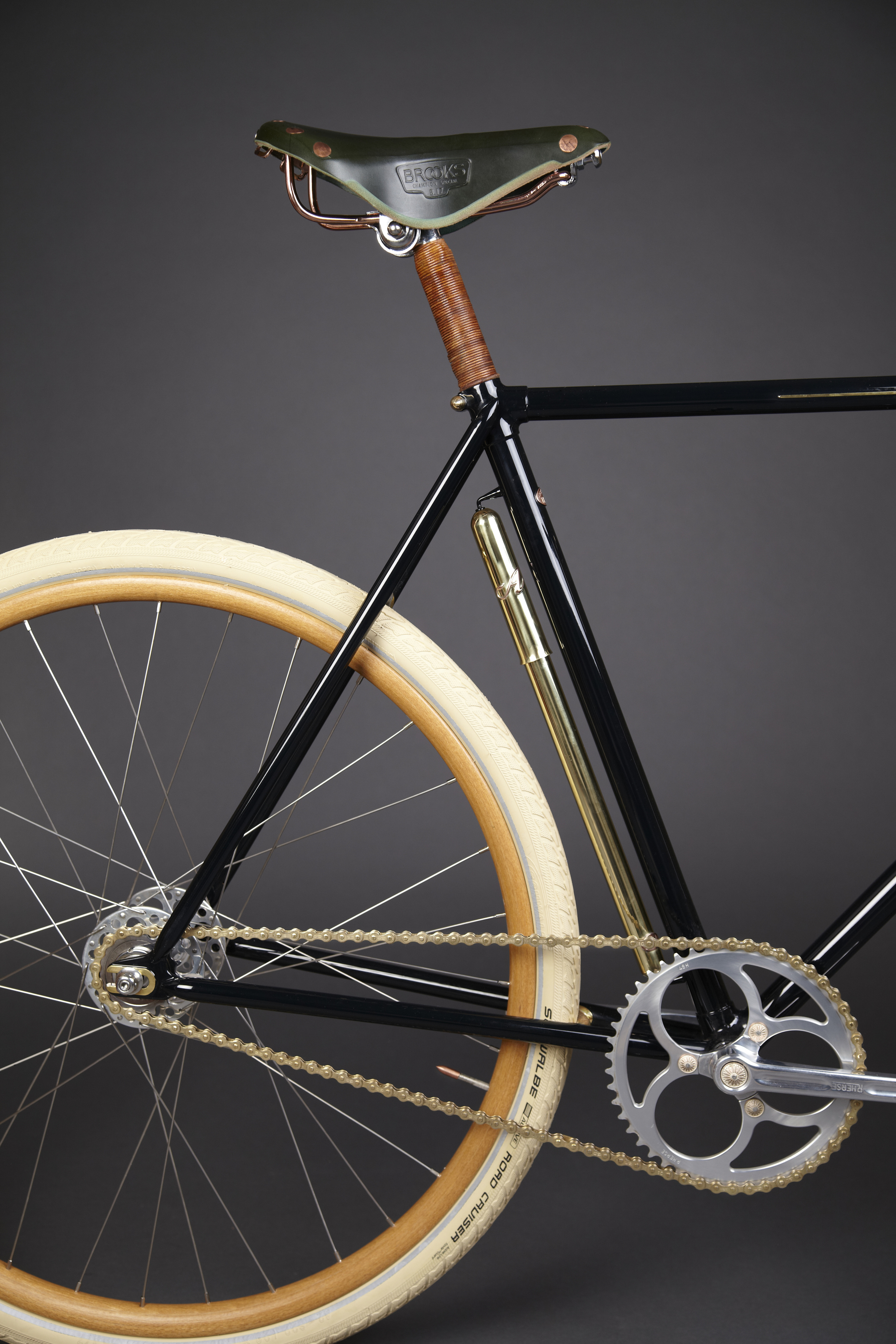 ascari green bullitt alta51.jpg