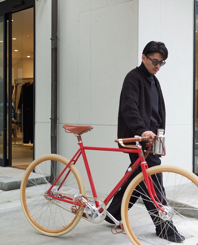 Red lovers - Special collection of handmade bicycles available in Japan at @oldjoebrand @oldjoe_store_kanazawa @phats_square_company #ascaribicycles #handmadebicycles #oldjoebrand #phaetonsmartclothes