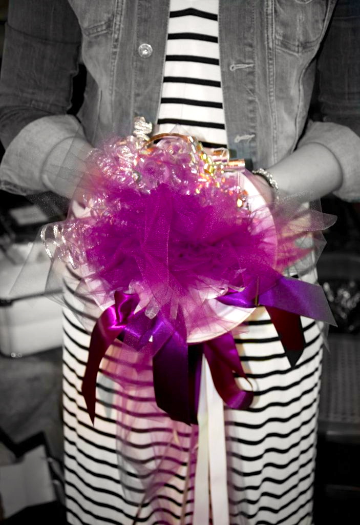 THE BOW BOUQUET. 