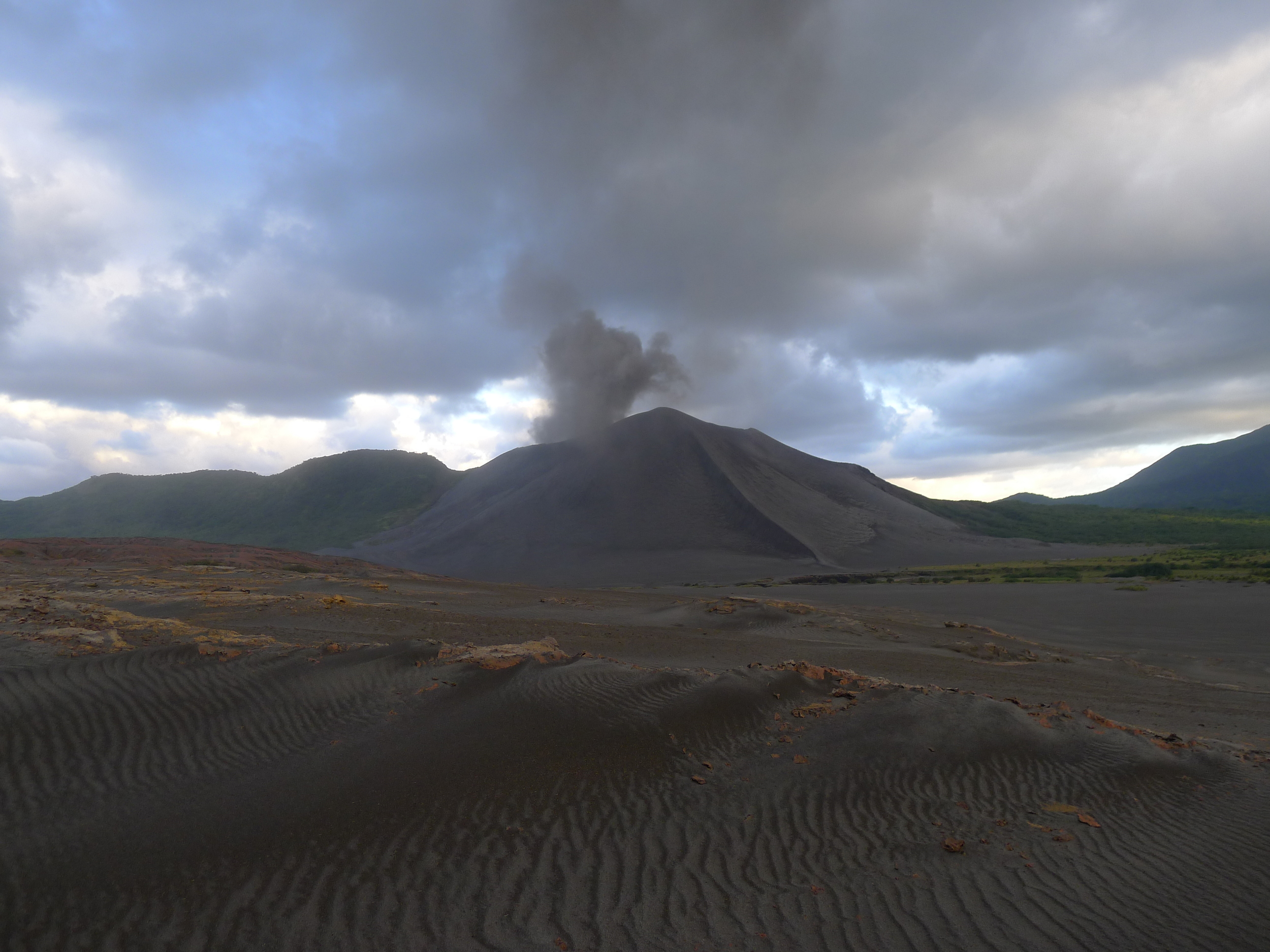  YASUR VOLCANO.&nbsp; 