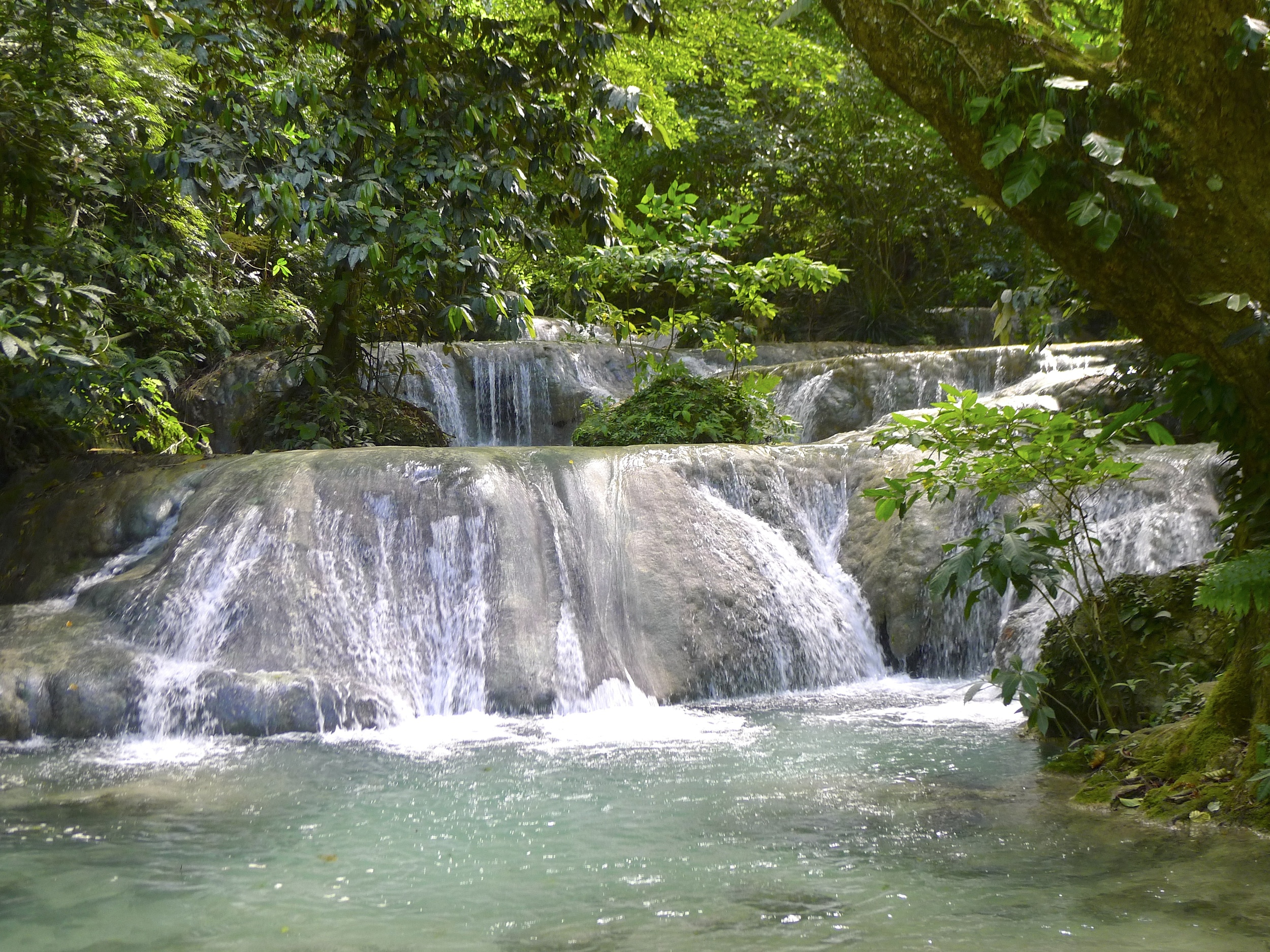     CASCADE FALLS, VANUATU 