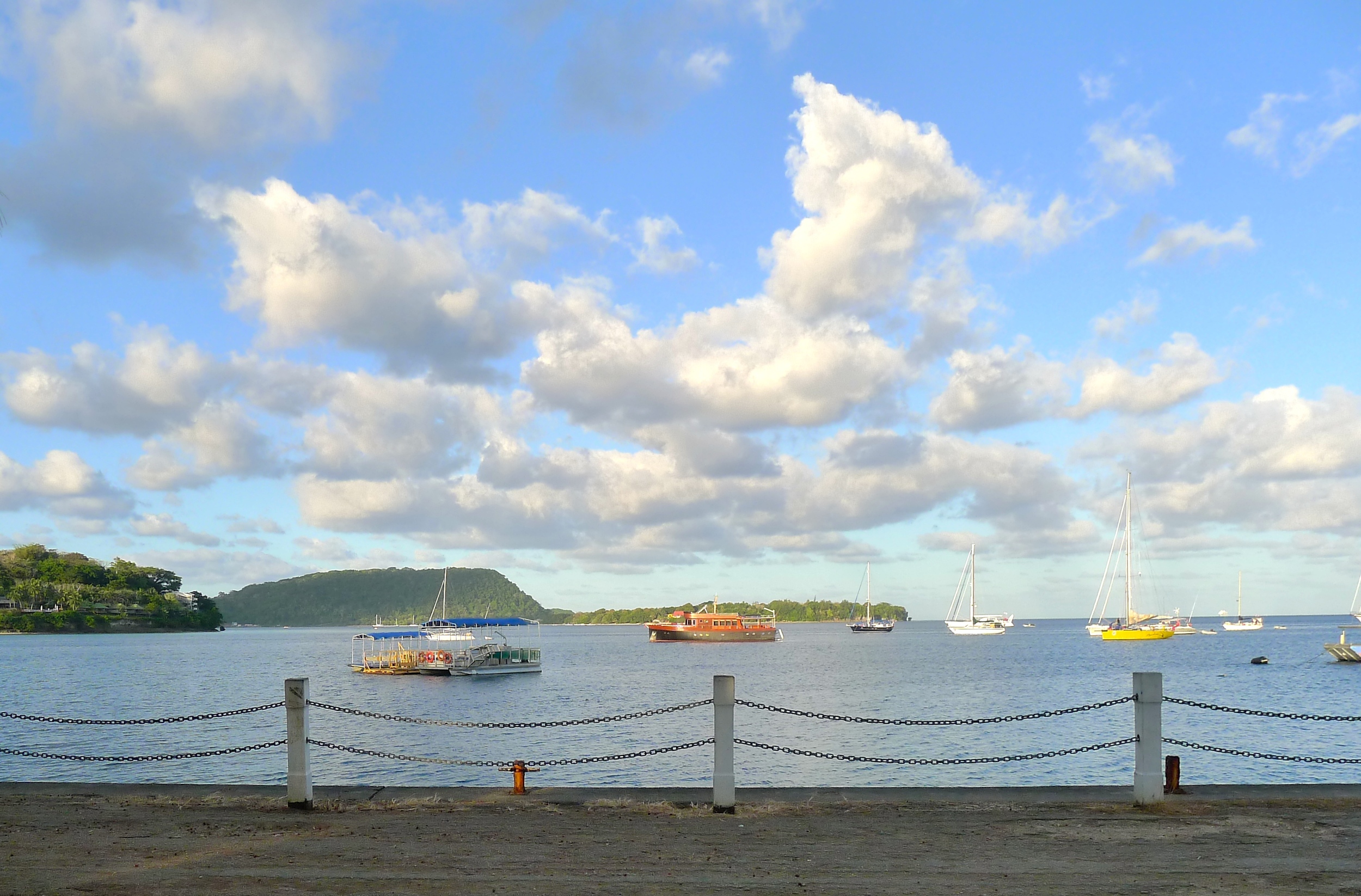  THE BAY OF PORT VILLA, VANUATU 