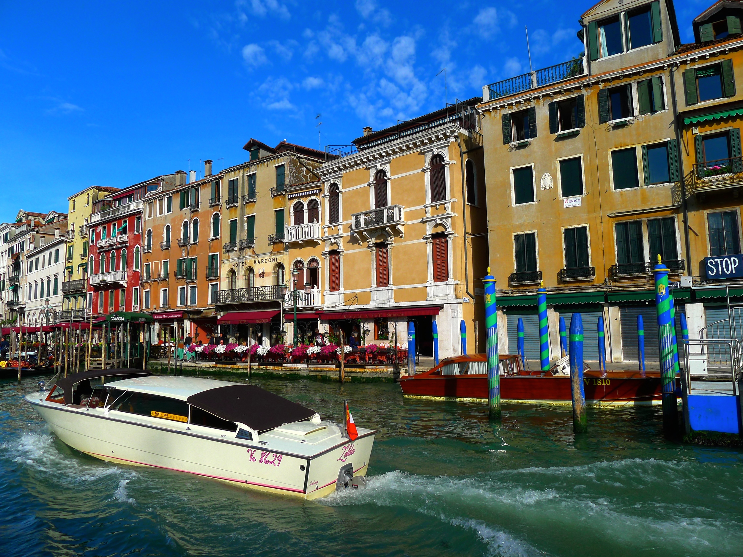 The channel near the Rialto Bridge. 
