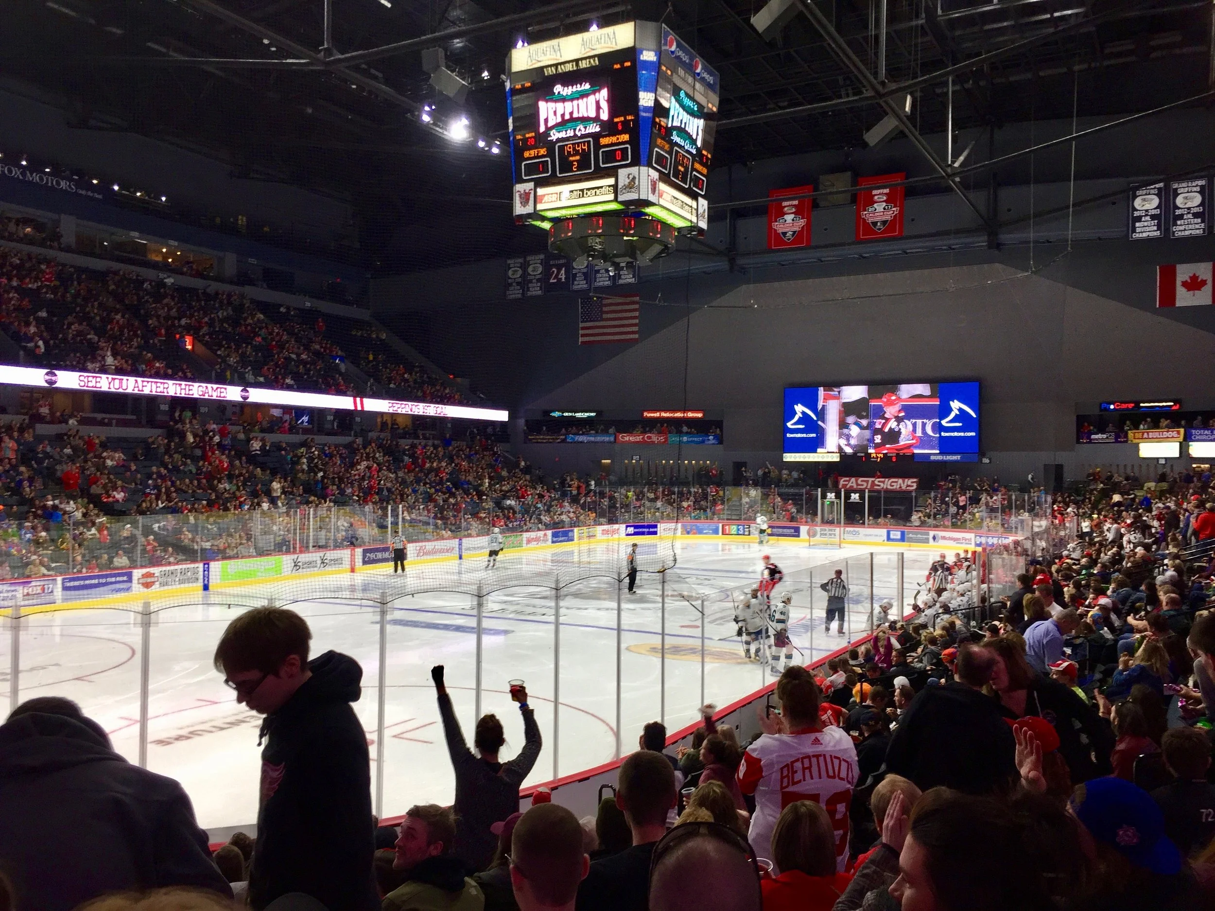 griffins hockey.jpg