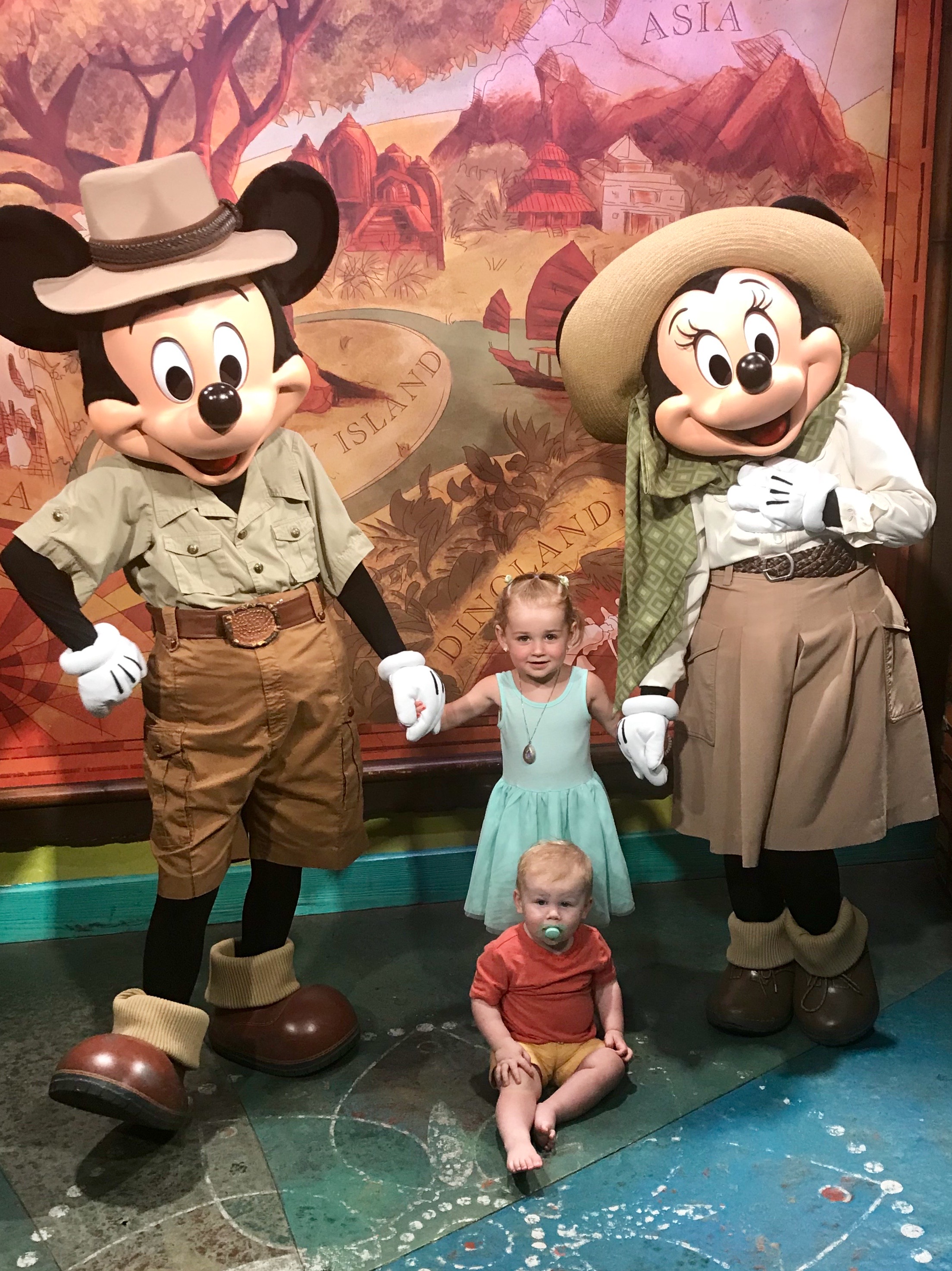 Disney character mickey and minnie.jpg