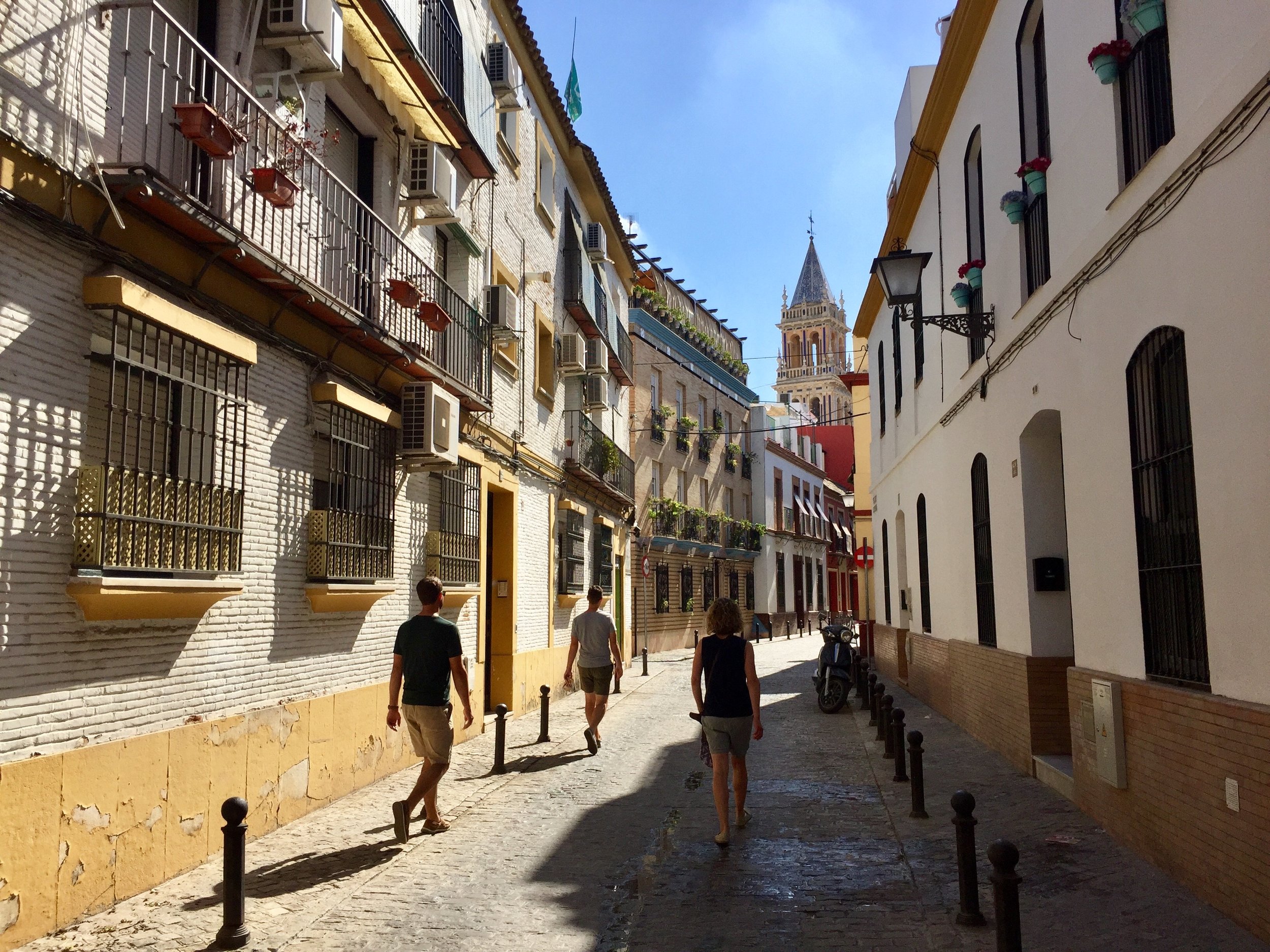 Sevilla Spain Tourists.jpg