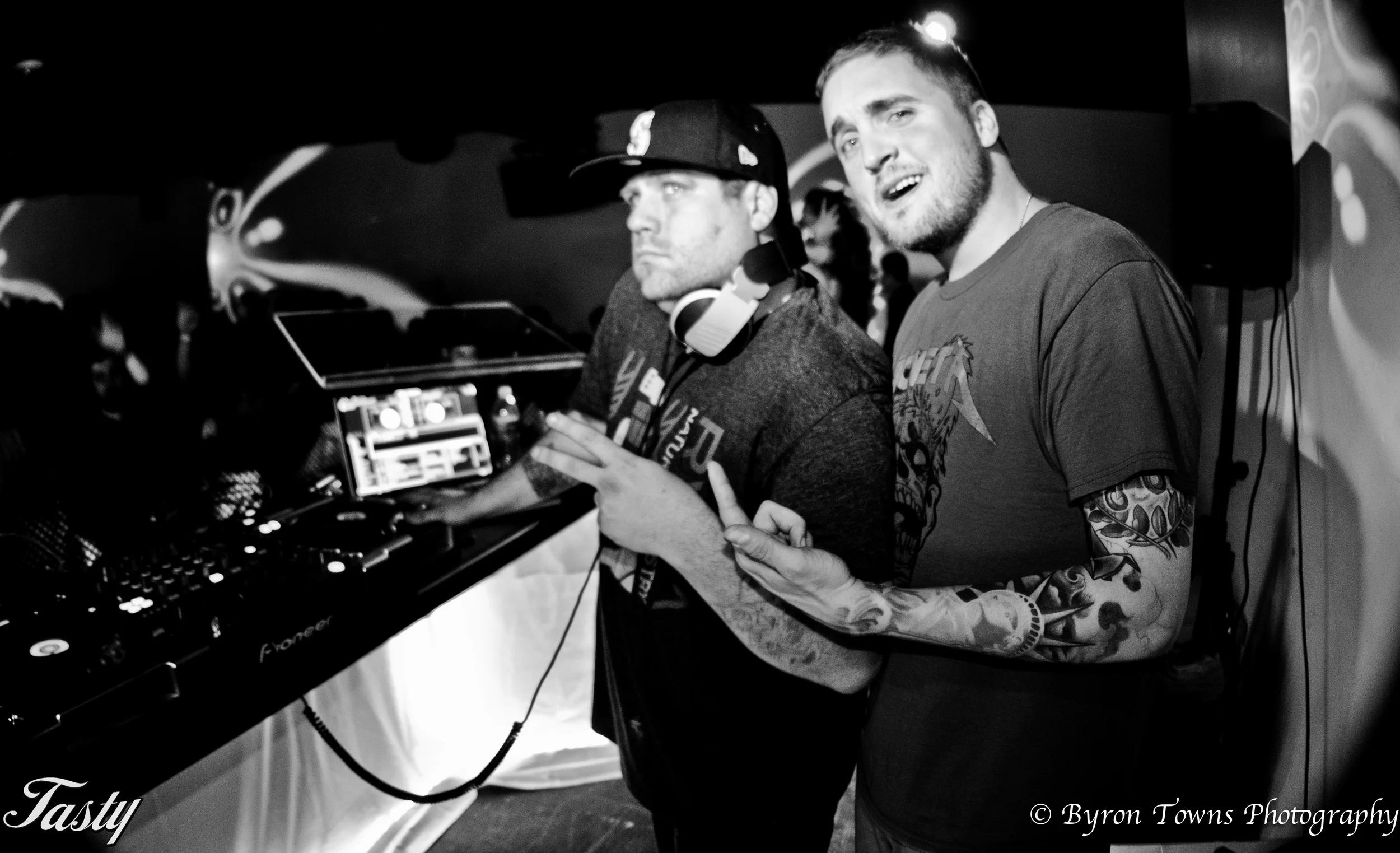 Social 2813-23-2.jpg