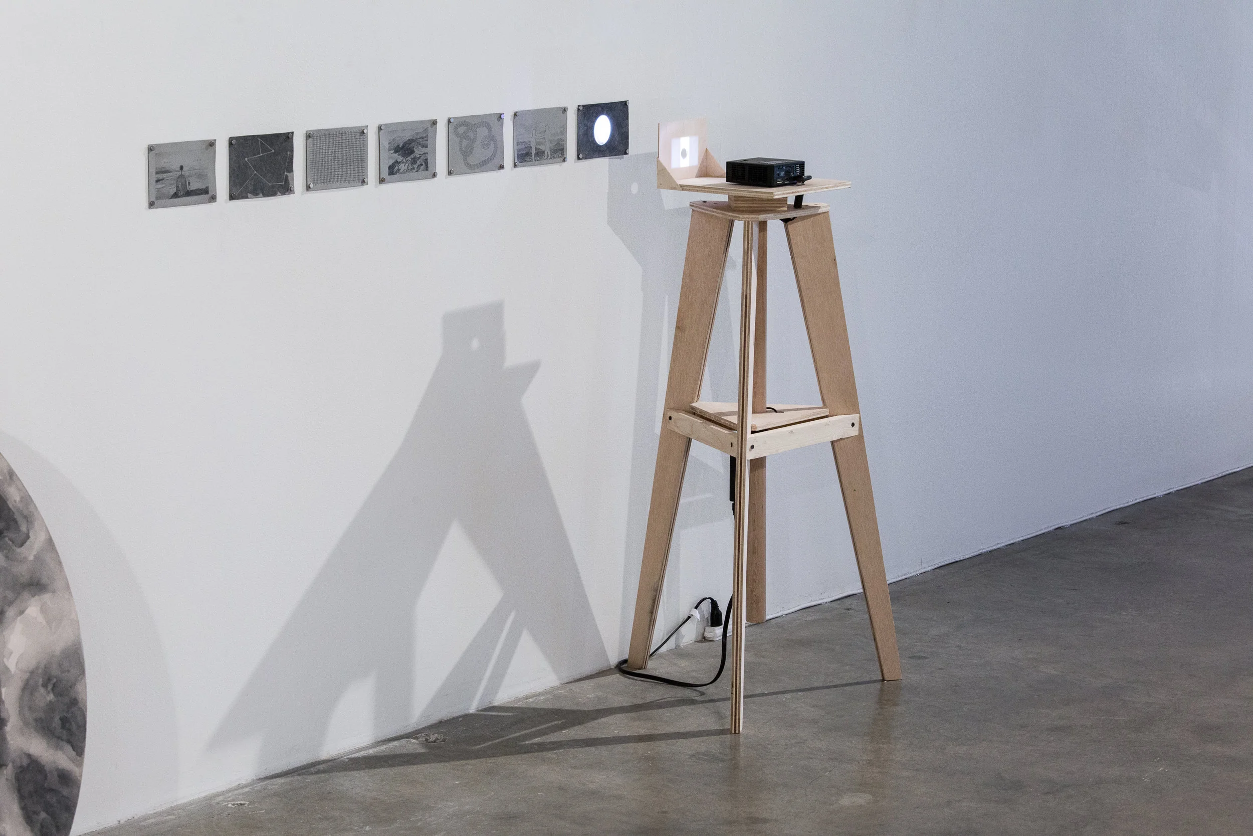 a string of sign, a trail