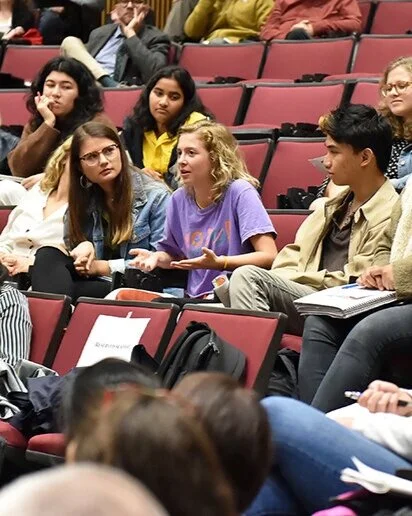 Students Participate in Q&A