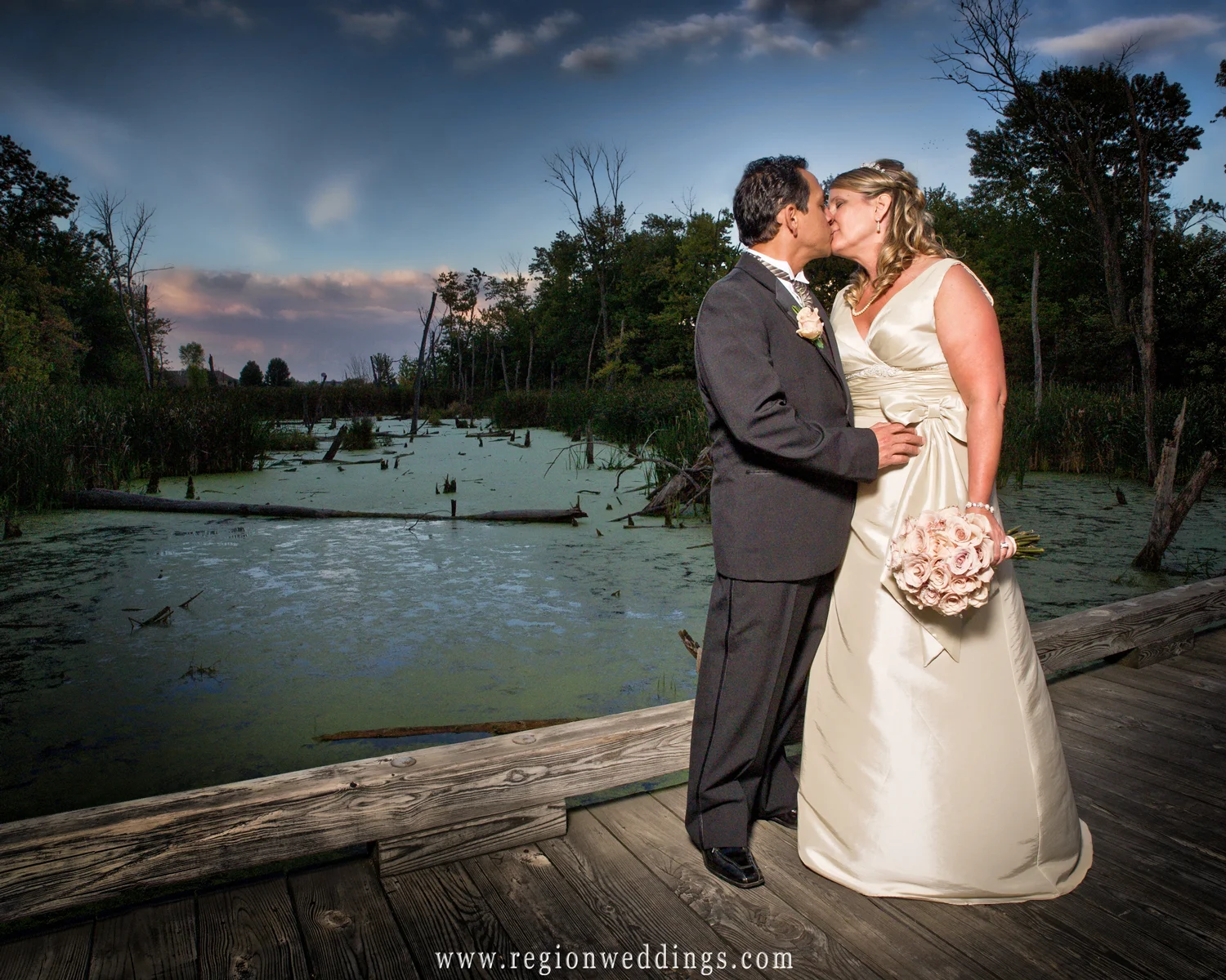 Northwest Indiana Modern and Candid Wedding Photographer — Region Weddings
