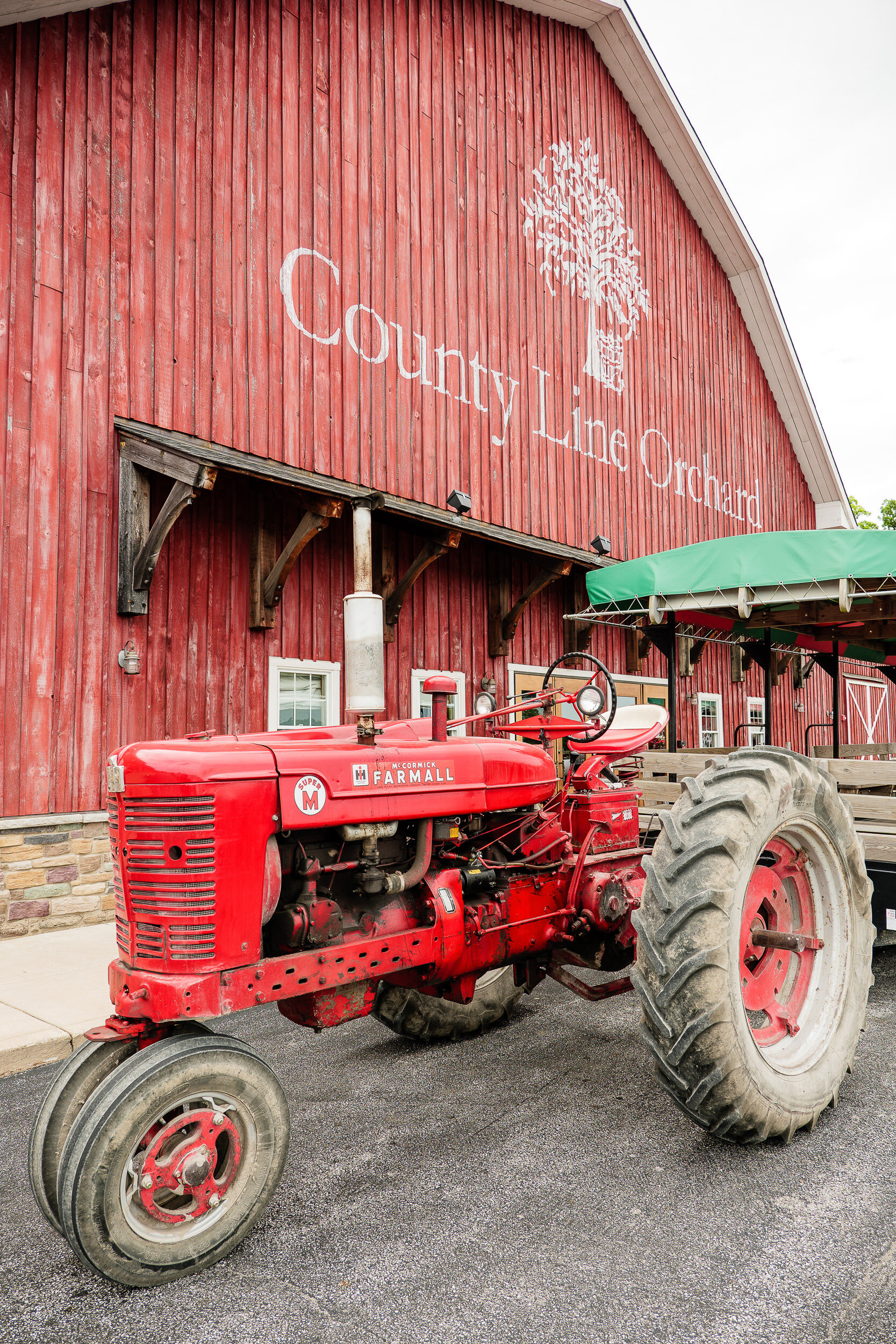 County Line Orchard Wedding Venue - Northwest Indiana Wedding Photographer Region Weddings