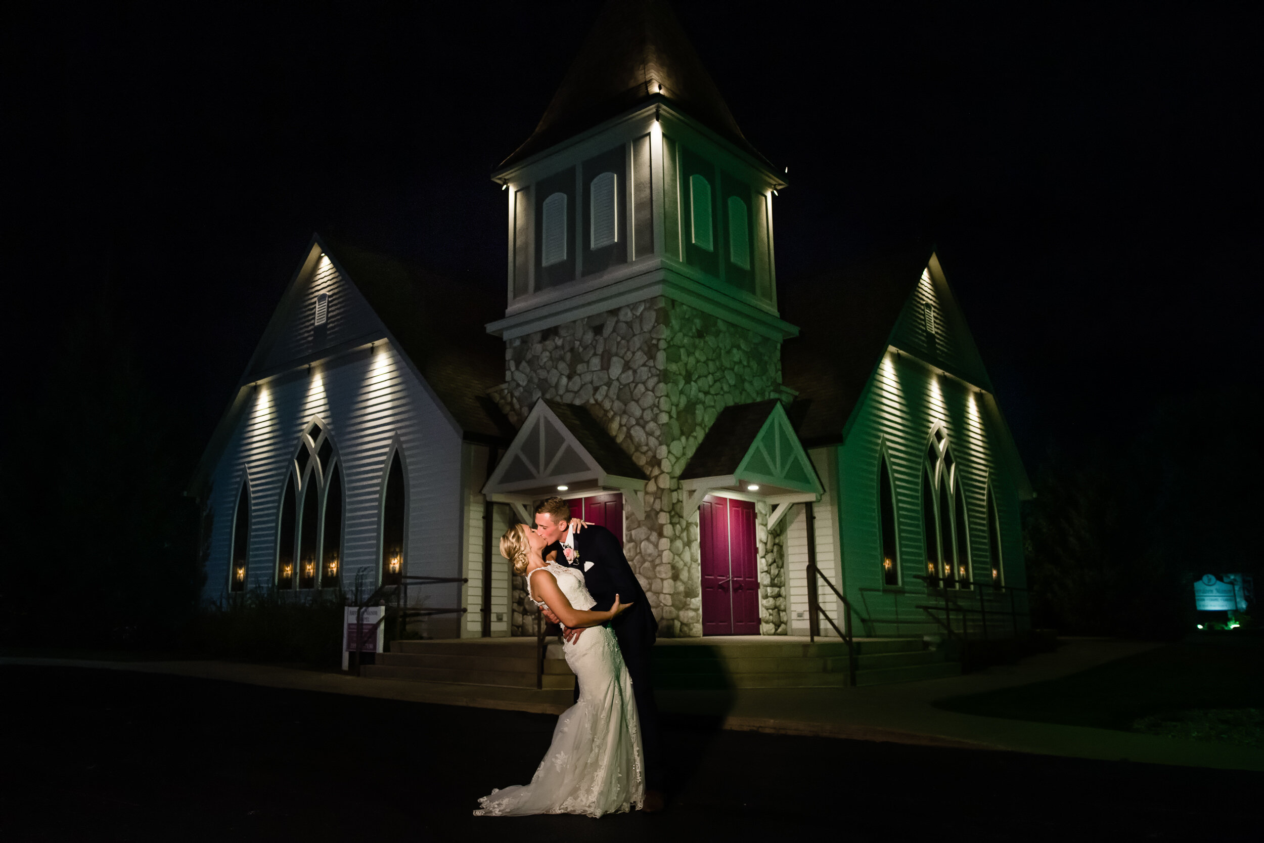 Aberdeen Manor Wedding Venue - Northwest Indiana Wedding Photographer Region Weddings