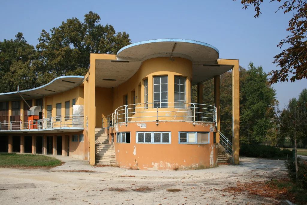 Colonia Elioterapica "Roberto Farinacci" by Carlo Gaudenzi (Cremona, Italy, 1936) from http://www.flickr.com/photos/ennsor/3947451548