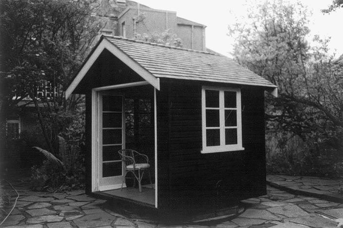 Revolving summer house (1925) in Edinburgh. From "What Tuberculosis did for Modernism" by Margaret Campbell ( Medical History , 2005).