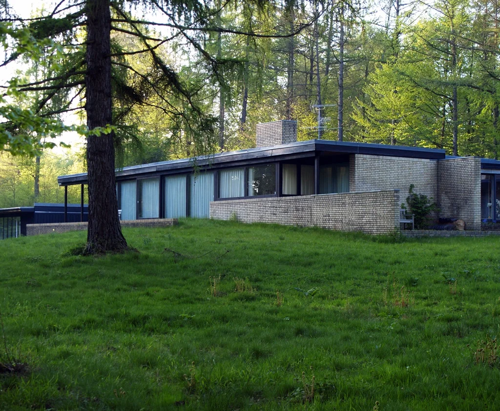 Utzon's own house, Hellebæk, Denmark (1950-52) Photo by Seier+Seier www.flickr.com/photos/seier/2472346988/