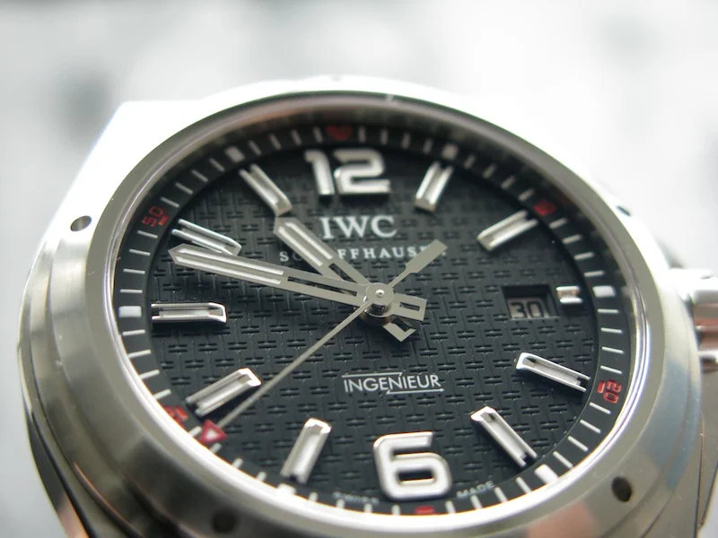 Macros: IWC Ingenieur Mission Earth. Beautiful and Sporty.