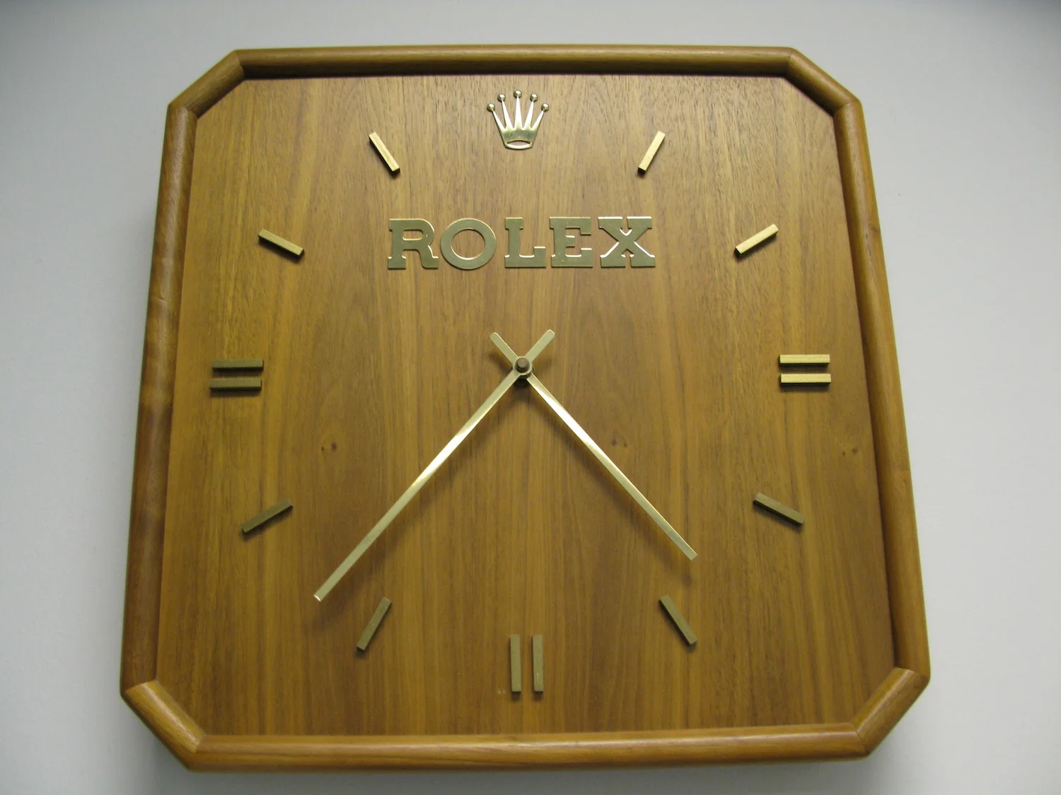 Watch Goodies: The Wooden Rolex Clock. Hard to Find.