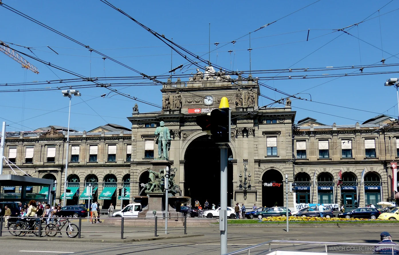 Banhofplatz, the train station.