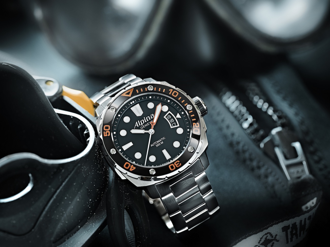 News: The New Alpina 300 Extreme Diver 300 Orange