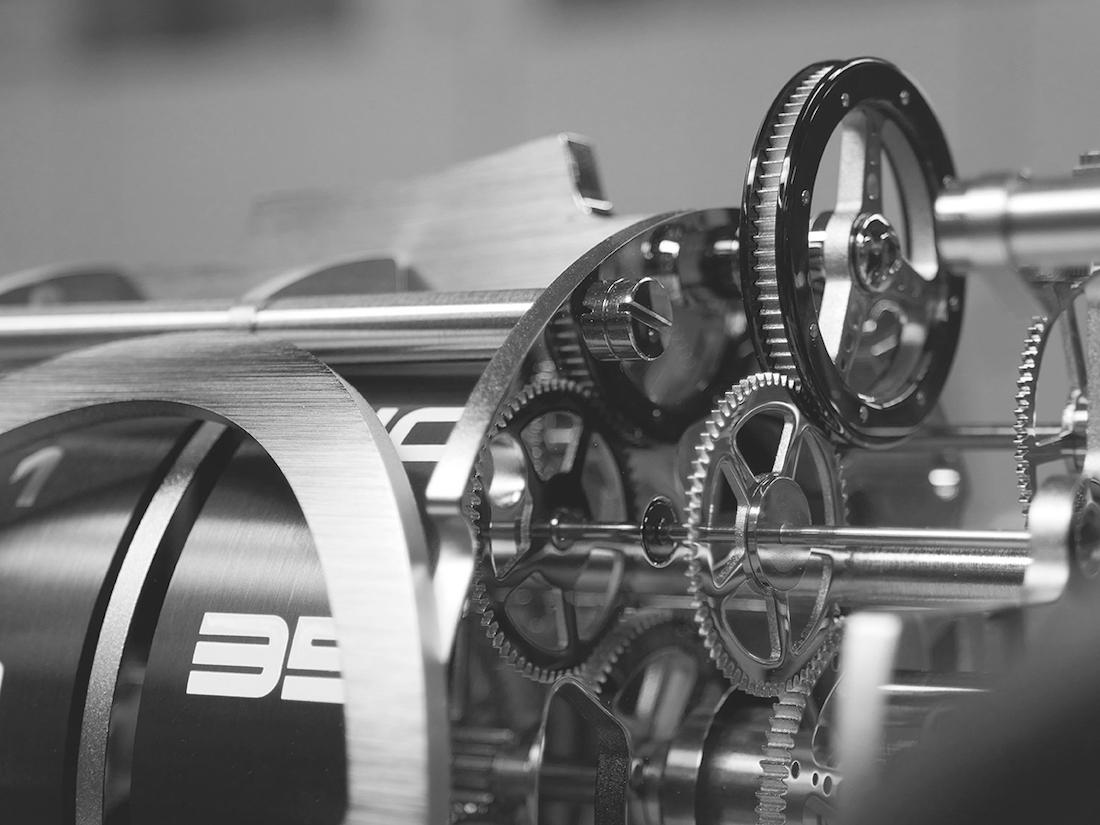 Zoom on the steering wheel.jpg