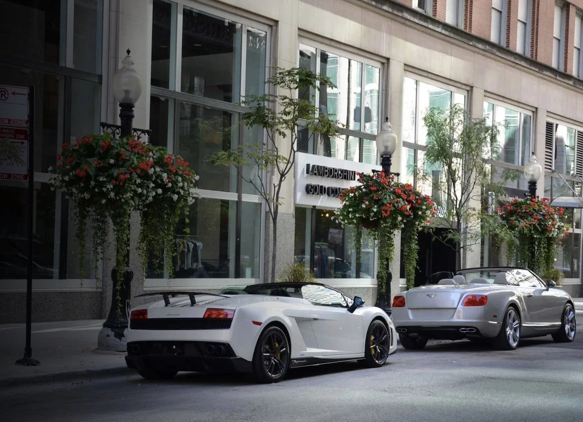 Breaking News: Two Men Steal 1.5 Million USD in Watches from B. Young &amp; Co. at Chicago's Bentley Gold Coast 